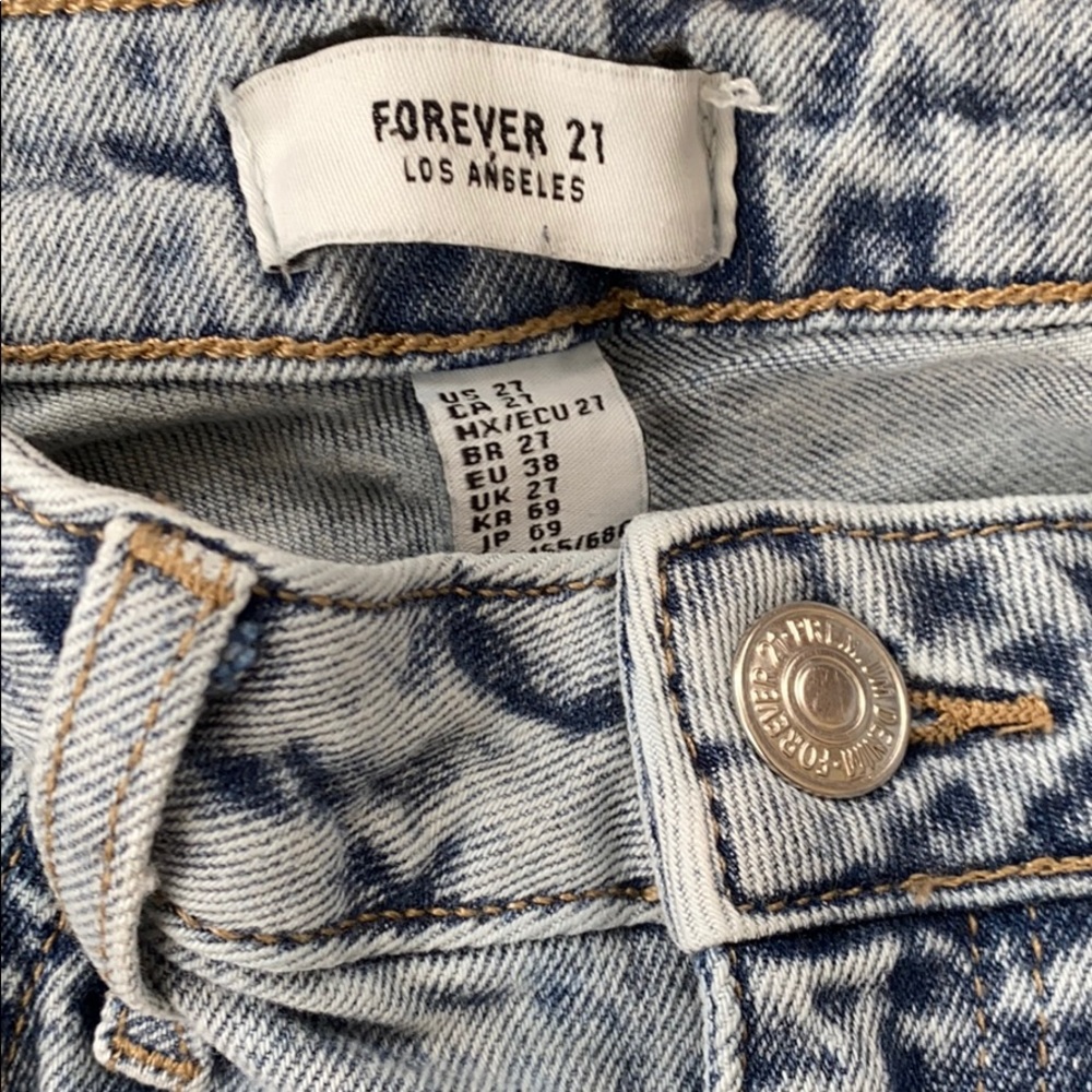 Distressed jeans - Picture 4 of 4